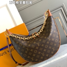 Louis Vuitton Hobo Bags